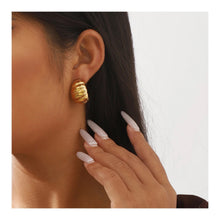 Load image into Gallery viewer, Croissant Dome earrings
