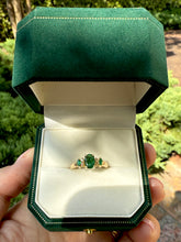 Load image into Gallery viewer, Queen Emerald Ring
