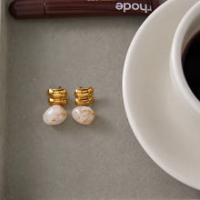 Load image into Gallery viewer, Massy Earrings
