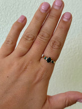 Load image into Gallery viewer, Queen Emerald Ring
