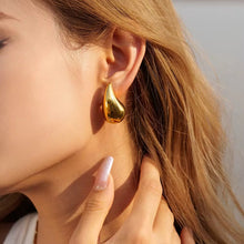 Load image into Gallery viewer, Chunky Teardrop Earrings gold
