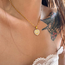 Load image into Gallery viewer, Victoria Pendant

