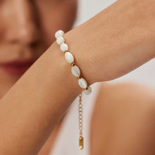 Load image into Gallery viewer, Shell Beaded Bracelet

