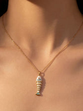 Load image into Gallery viewer, Catching Lips Necklace
