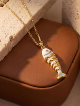 Load image into Gallery viewer, Catching Lips Necklace
