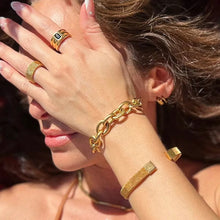Load image into Gallery viewer, Vintage Chunky Bracelet
