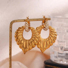Load image into Gallery viewer, Leaf Drop Earring in plain or CZ
