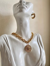 Load image into Gallery viewer, Juliette Chunky Necklace
